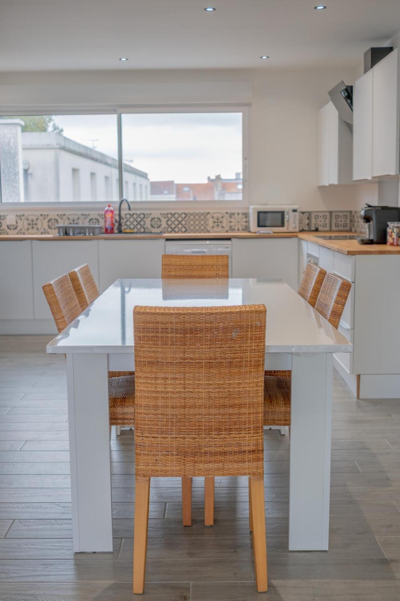 Appartement Le Trianon - Parking Prive à Reims Extérieur photo